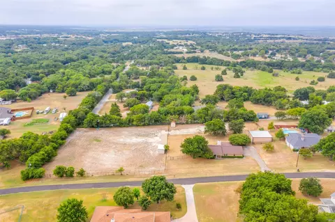5831 Spring Hills Dr, Midlothian, TX 76065