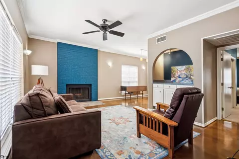 4436 Harlanwood Dr #110, Fort Worth, TX 76109