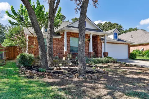 2808 Tori Oak Trl, Corinth, TX 76210