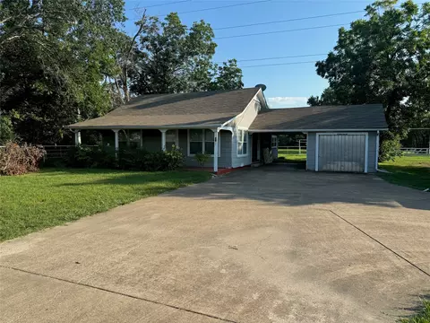 102 Corky Boyd Ave, Wills Point, TX 75169