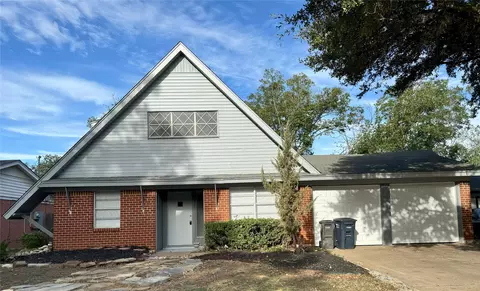 1616 Warren Ln, Fort Worth, TX 76112