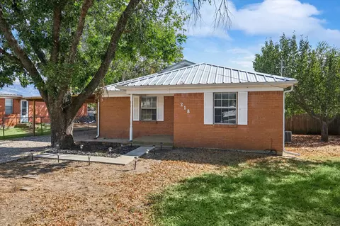 218 E Lloyd St, Krum, TX 76249