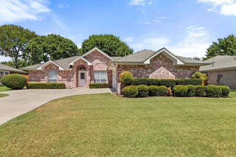 3228 Riverwood Dr, Fort Worth, TX 76116