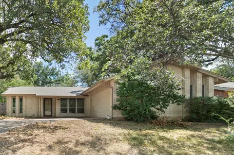 2108 Westwood Dr, Arlington, TX 76012
