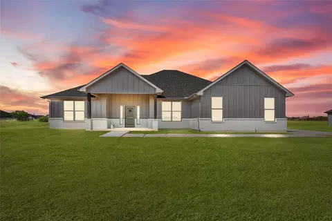 6029 Huckleberry Ln, Joshua, TX 76058