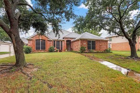 3003 Saint Bartholomew Dr, Mansfield, TX 76063
