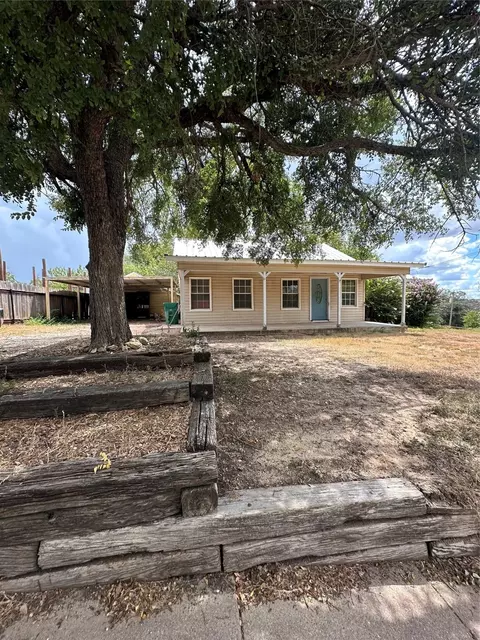 408 N Cage St, Hamilton, TX 76531