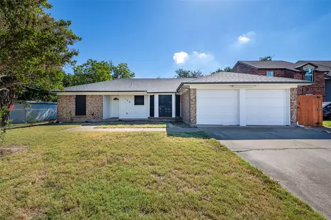 108 N Heights Dr, Crowley, TX 76036