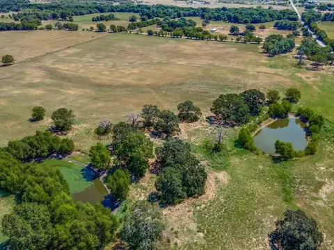 12609 Friendship Rd E, Pilot Point, TX 76258