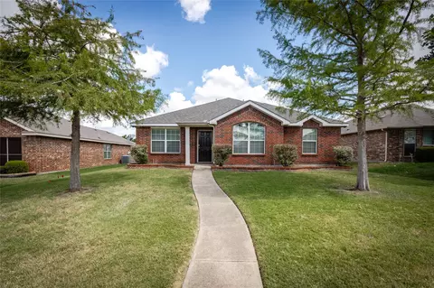 1831 Shanna Dr, Lancaster, TX 75134