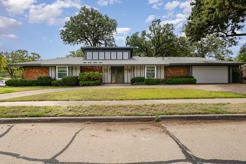 100 Inner Cir, Irving, TX 75060