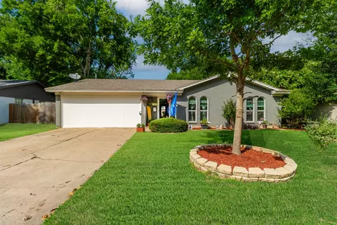 116 Suzanne Ter, Burleson, TX 76028