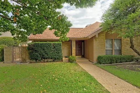 7105 Casablanca Ct, Dallas, TX 75248