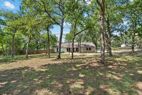 3 Larkwood Ln, Burleson, TX 76028