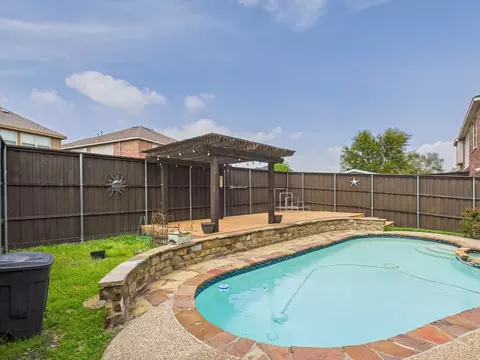 805 Sabona Dr, Desoto, TX 75115