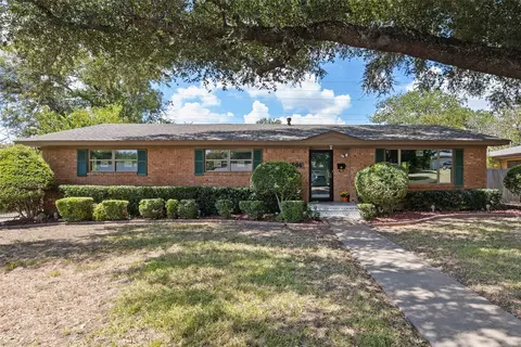 4504 Owendale Dr, Benbrook, TX 76116