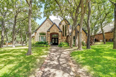 811 Runnymede Rd, Keller, TX 76248