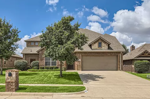 921 Westminster Dr, Midlothian, TX 76065