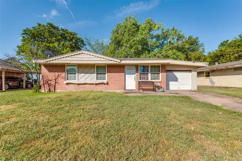 211 Wilmer Heights Dr, Wilmer, TX 75172