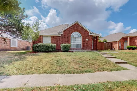 820 Heritage Pkwy S, Allen, TX 75002