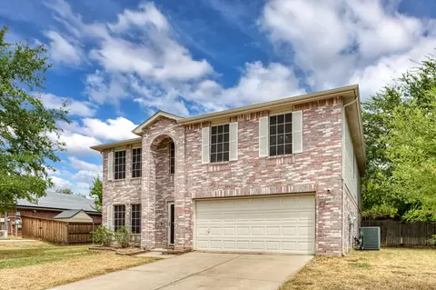 9001 Seven Oaks Ln, Denton, TX 76210