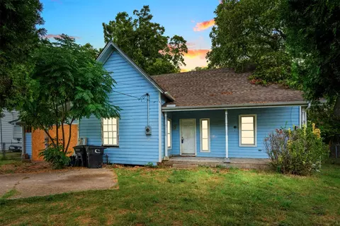 734 N Robinson St, Cleburne, TX 76031