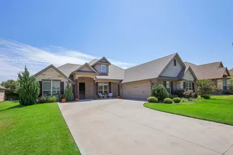 3509 Abes Landing Dr, Granbury, TX 76049