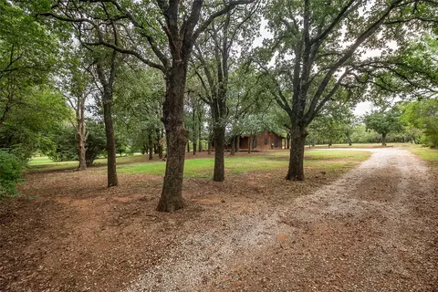 3050 Collins Rd, Burleson, TX 76028