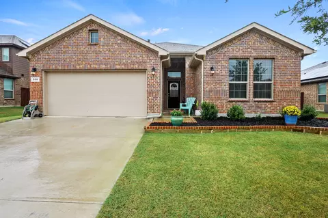560 Dunster Ln, Saginaw, TX 76131