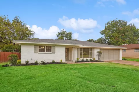 6032 Worrell Dr, Fort Worth, TX 76133