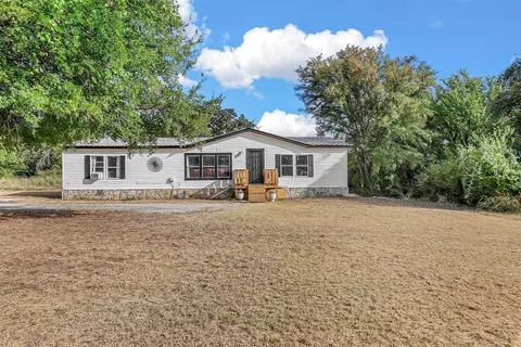 3302 Hilltop Ct, Granbury, TX 76048