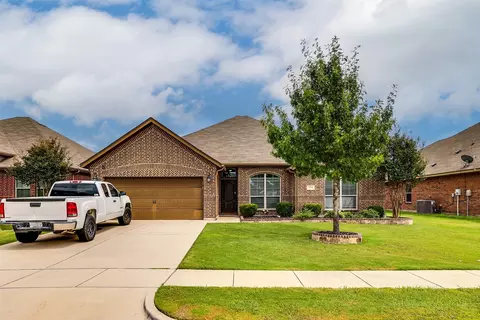 1204 Lantana Ln, Burleson, TX 76028