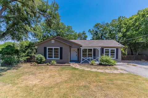 217 S Dick Price Rd, Kennedale, TX 76060