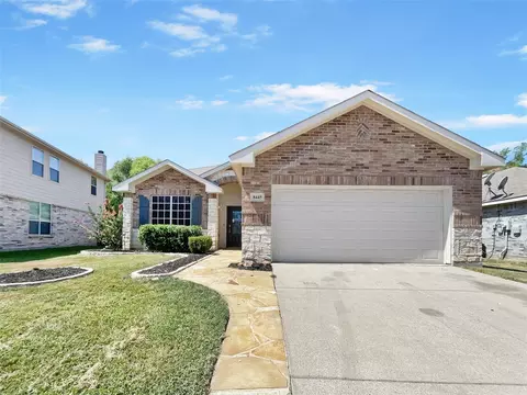 8445 Shallow Creek Dr, Fort Worth, TX 76179