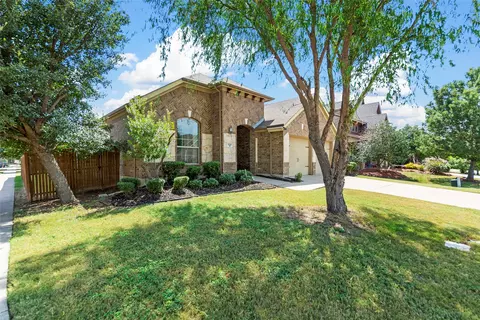 808 Partridge Dr, Aubrey, TX 76227