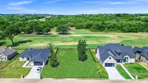 135 Bent Oak Dr, Pottsboro, TX 75076