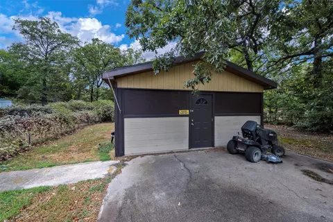 305 Kingsway, Tool, TX 75143 photo 12