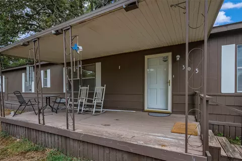 305 Kingsway, Tool, TX 75143 photo 2