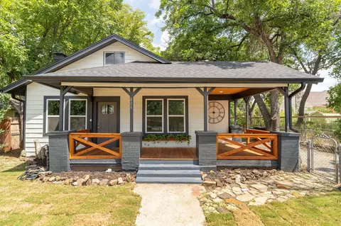 806 N Chandler Dr, Fort Worth, TX 76111
