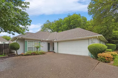 6616 Westmoor Ln, Benbrook, TX 76132