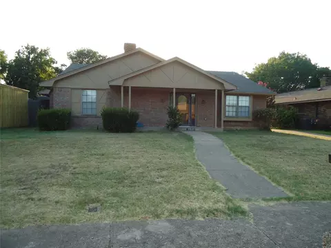 2011 Spindletop Dr, Duncanville, TX 75137