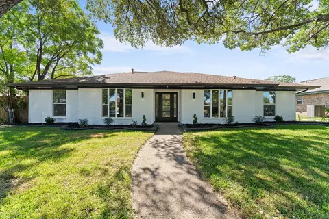 2804 Prairie Creek Dr, Plano, TX 75075