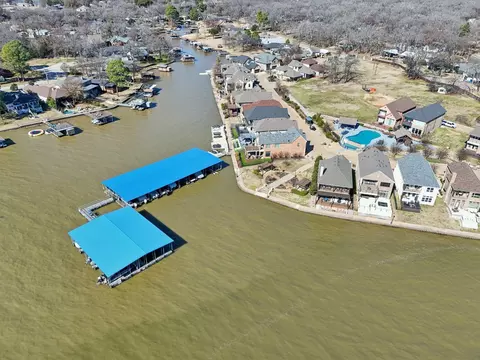 111 Marina Dr, Mabank, TX 75156