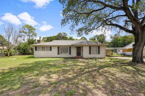 616 Winters St, River Oaks, TX 76114