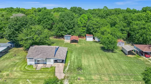 631 E South St, Whitesboro, TX 76273