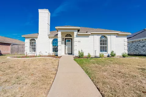 7010 Caruth Dr, Rowlett, TX 75089