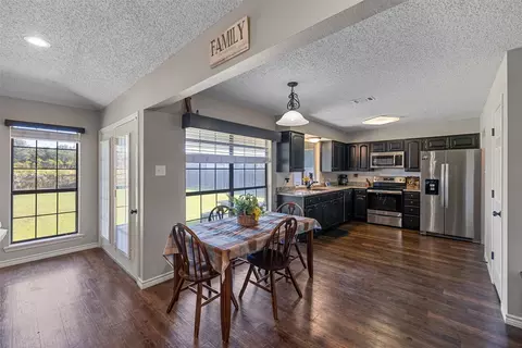 112 Wheeler St, Glen Rose, TX 76043