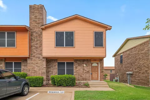 926 Cedar Ter, Cedar Hill, TX 75104