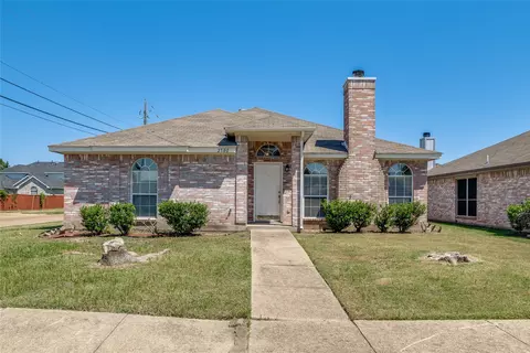 2500 Hidden Springs Dr, Mesquite, TX 75181