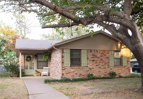 402 Vicki St, Keller, TX 76248